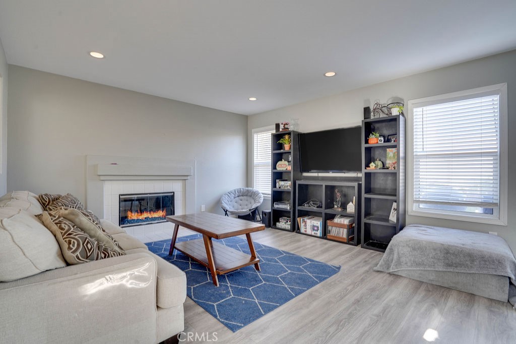 125 Smokethorn Street