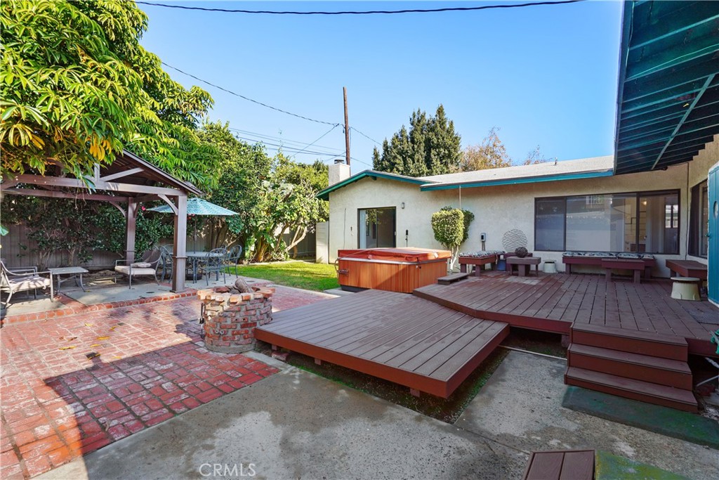 5637 E Peabody Street