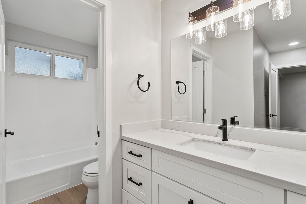 1010 W Macarthur Boulevard 102