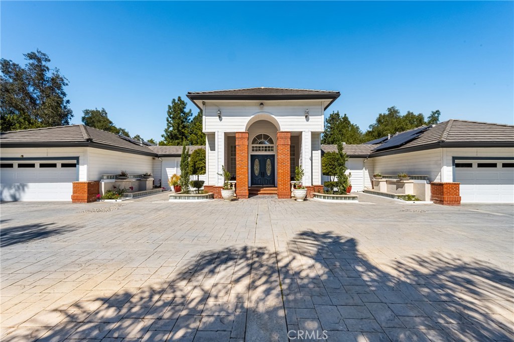 4501 E Cerro Vista Drive