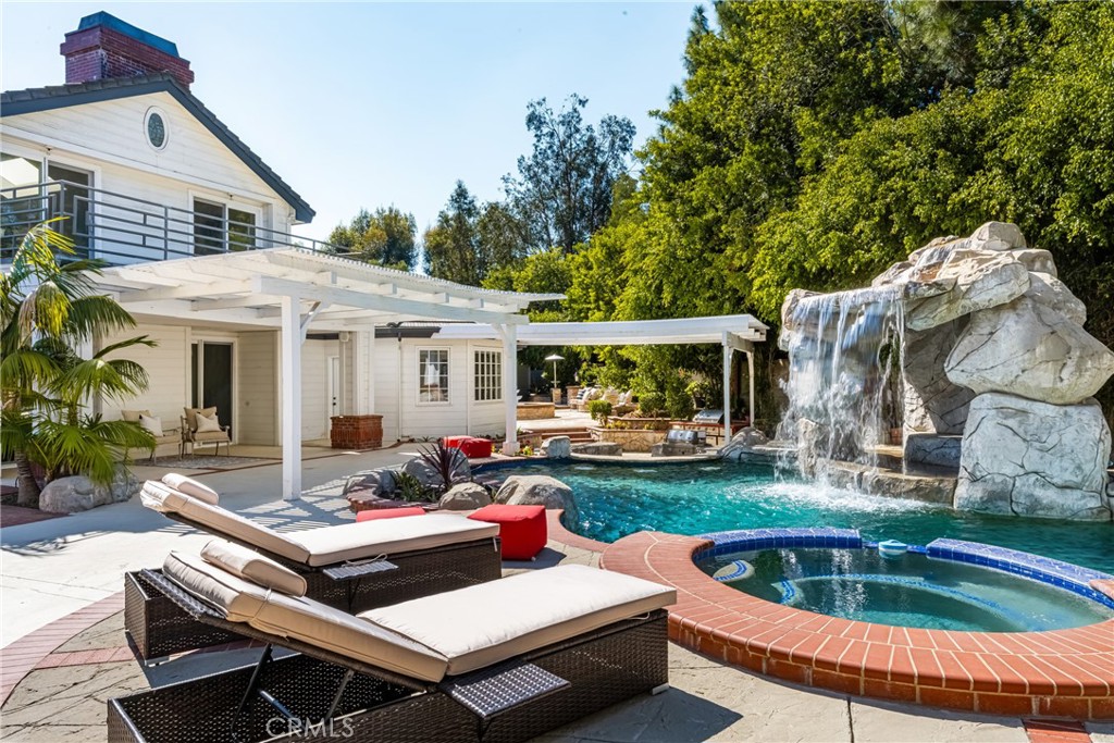 4501 E Cerro Vista Drive