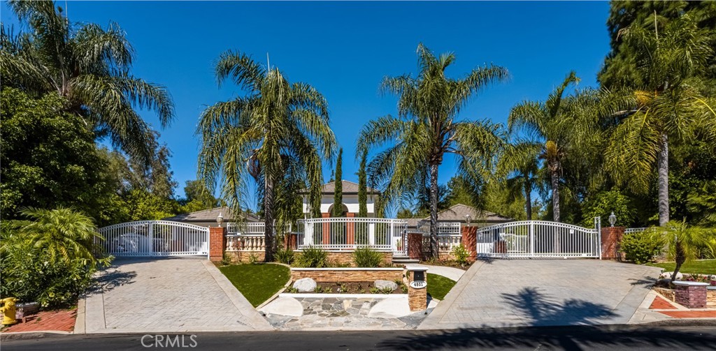 4501 E Cerro Vista Drive