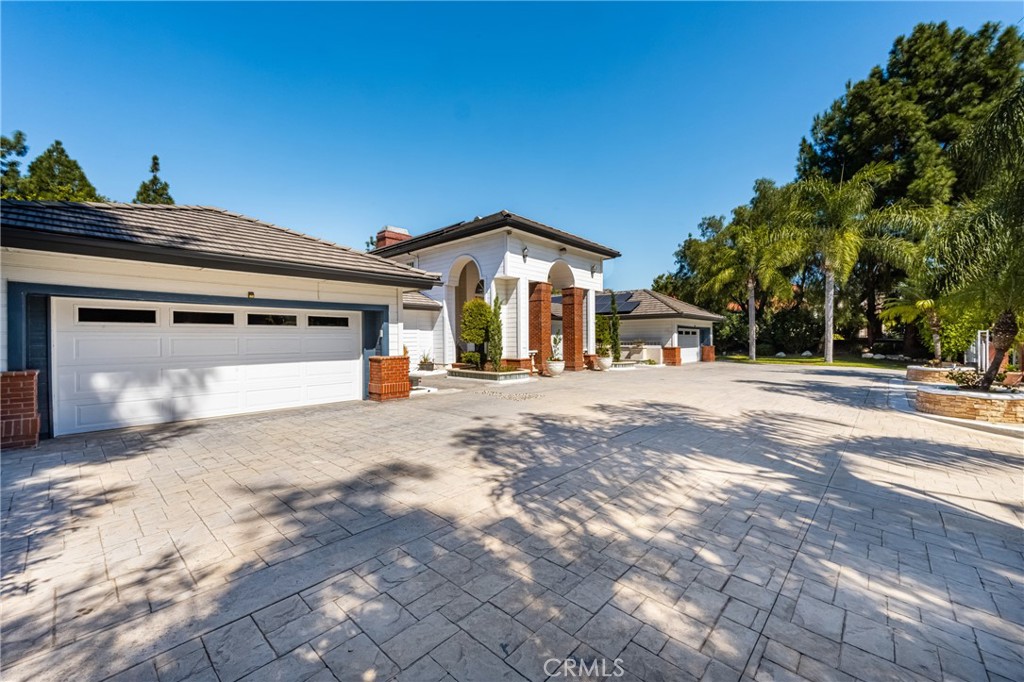 4501 E Cerro Vista Drive