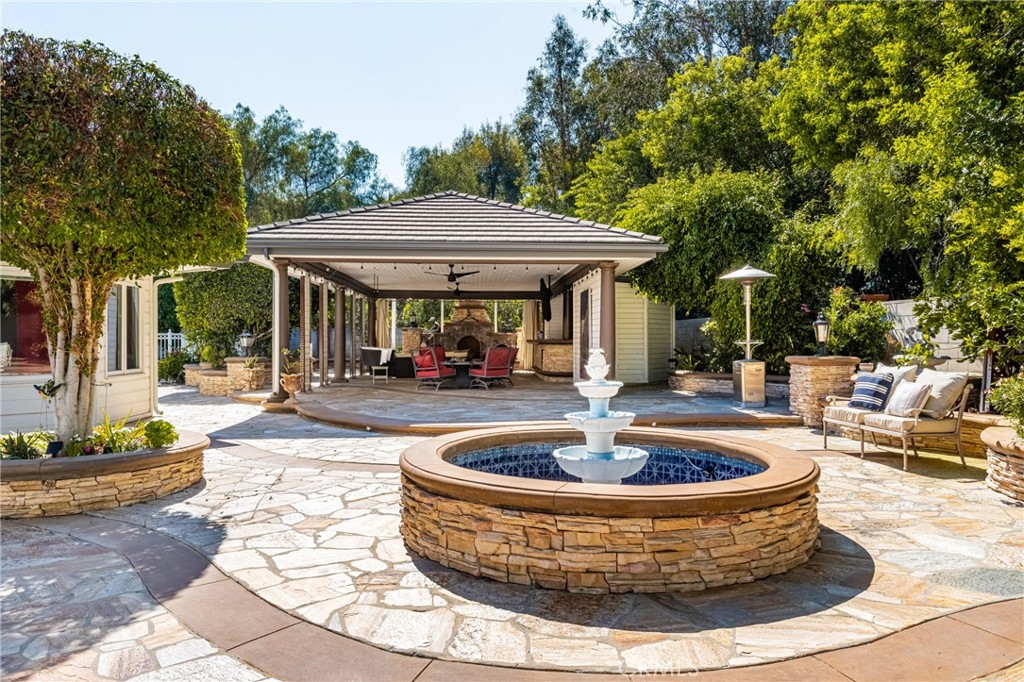 4501 E Cerro Vista Drive