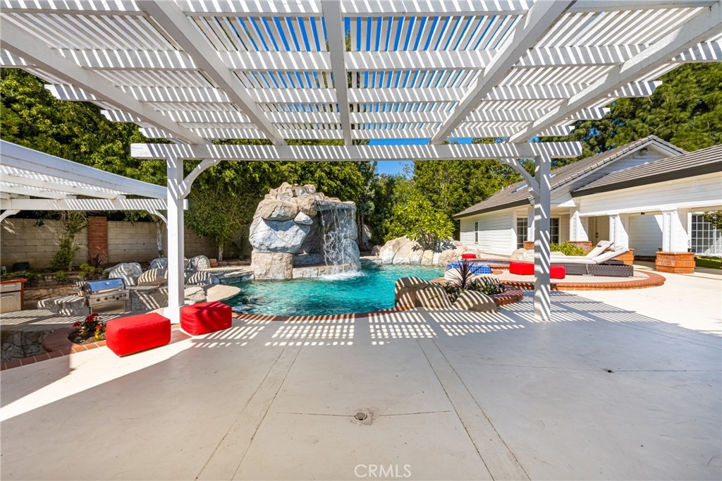 4501 E Cerro Vista Drive
