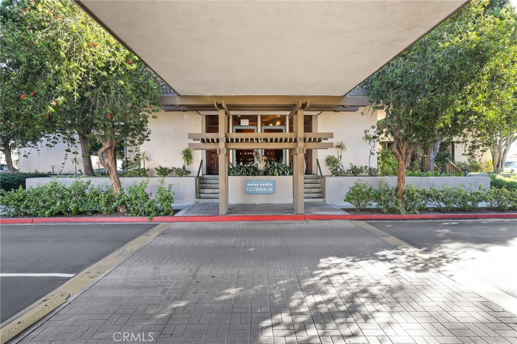 7221 Marina Pacifica Drive N 11