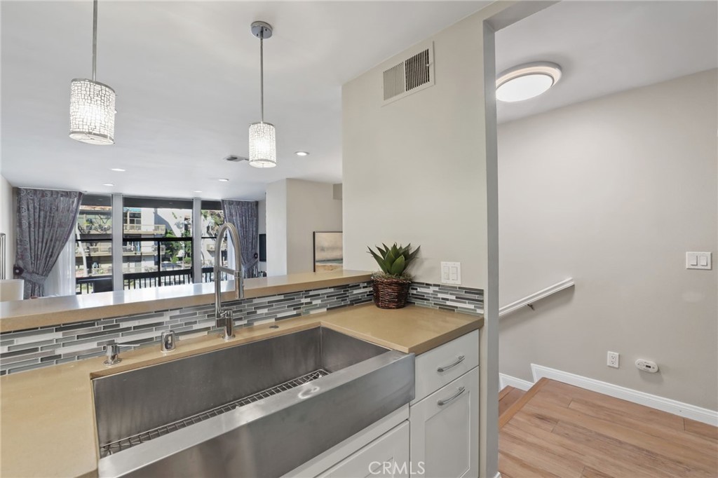 7221 Marina Pacifica Drive N 11