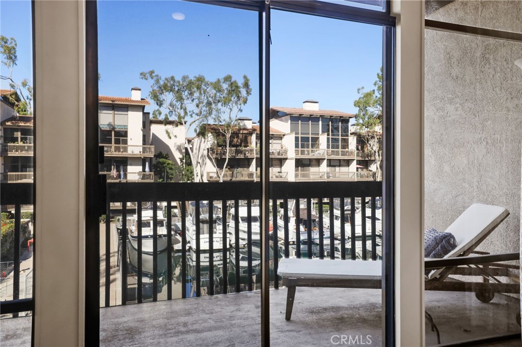 7221 Marina Pacifica Drive N 11