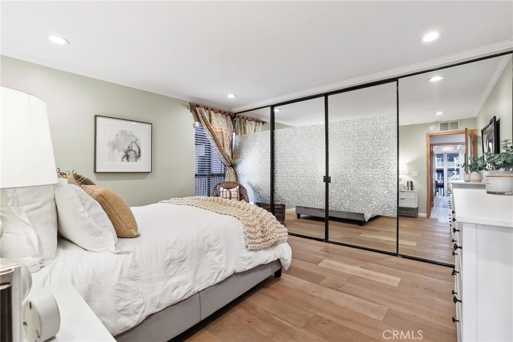 7221 Marina Pacifica Drive N 11