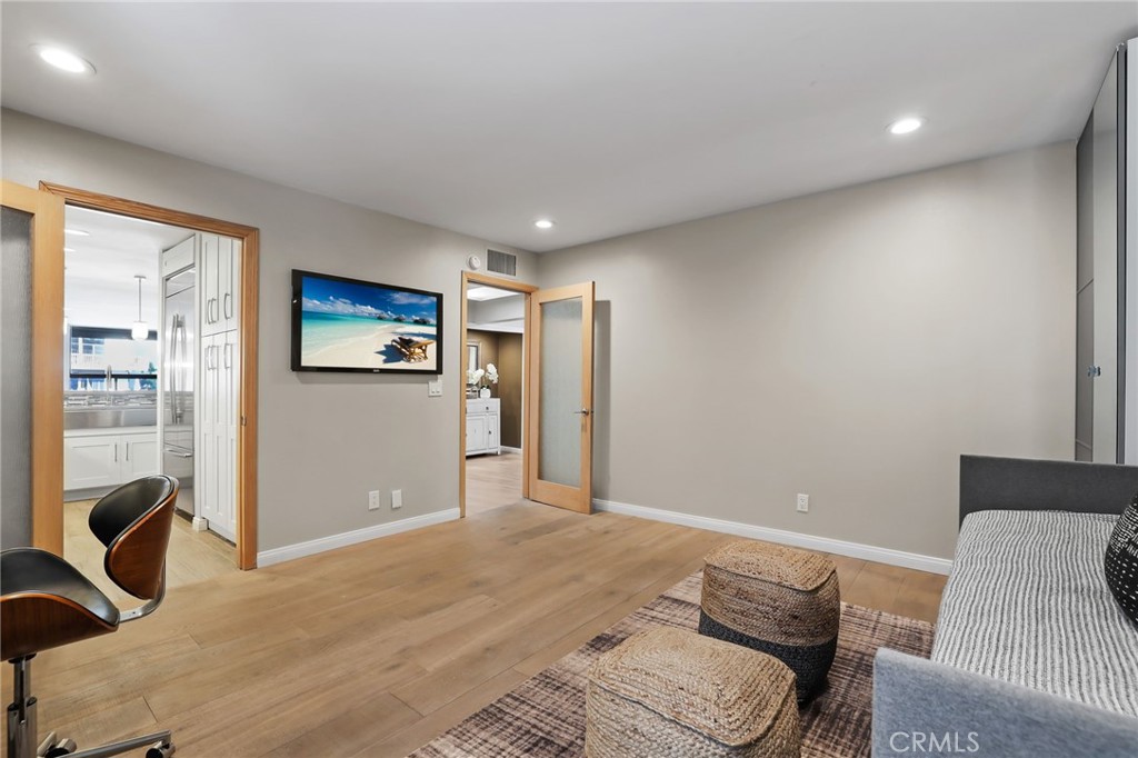 7221 Marina Pacifica Drive N 11