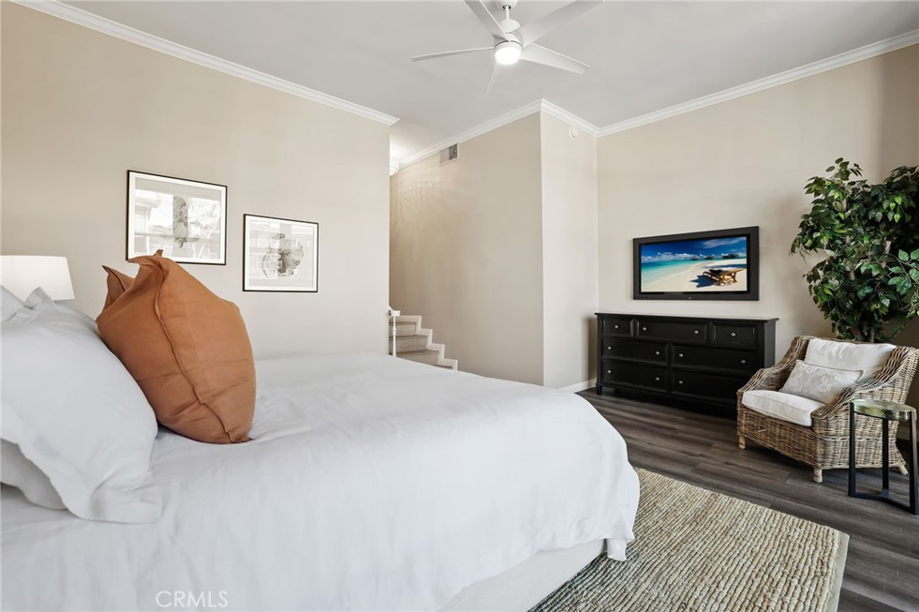 7221 Marina Pacifica Drive N 11