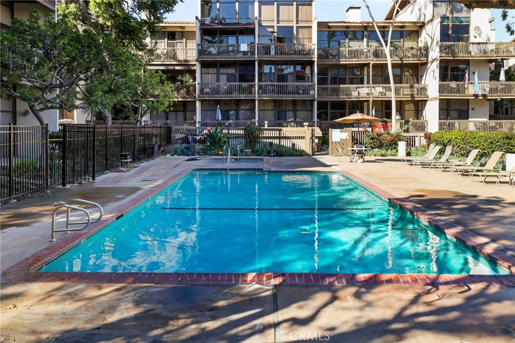 7221 Marina Pacifica Drive N 11