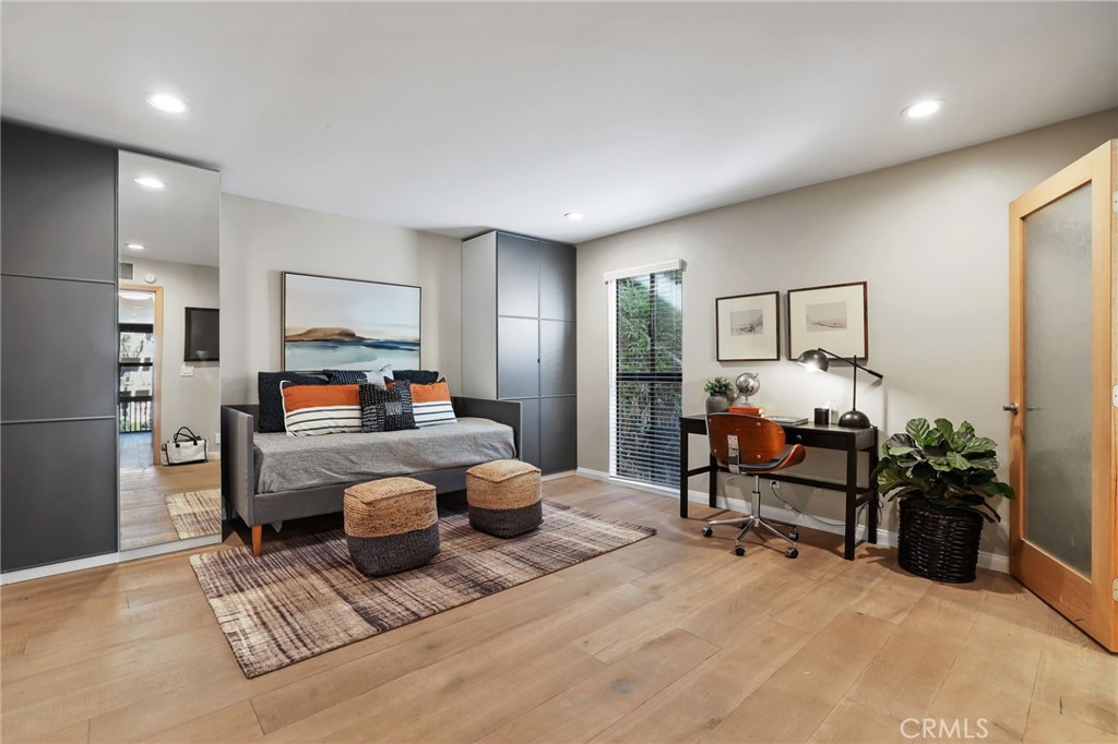 7221 Marina Pacifica Drive N 11