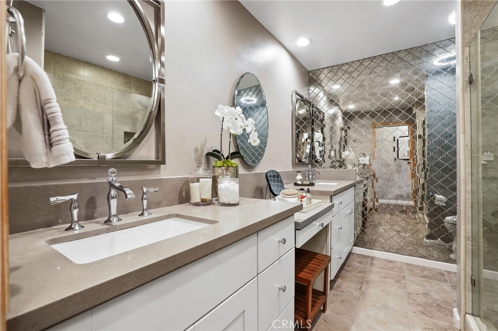 7221 Marina Pacifica Drive N 11