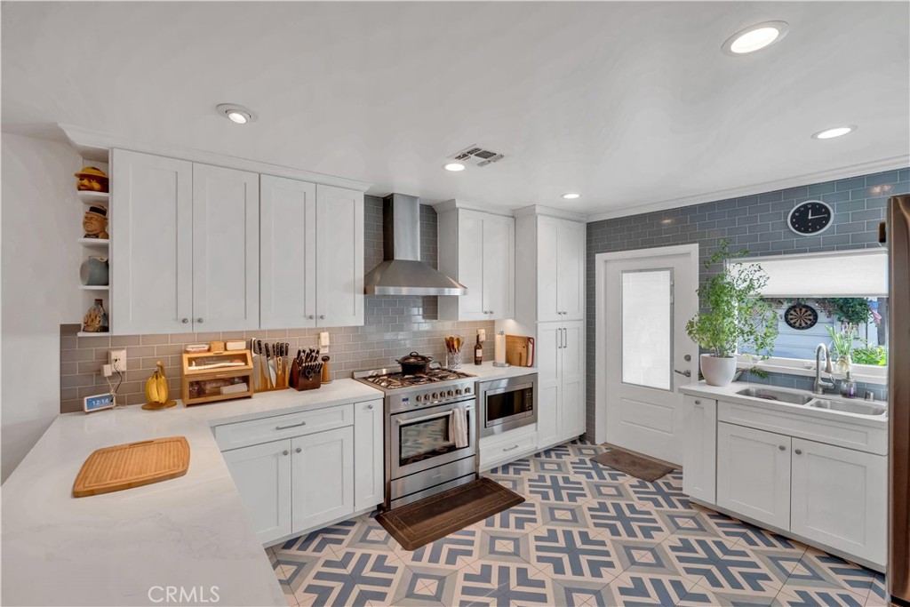 329 S Virginia Avenue