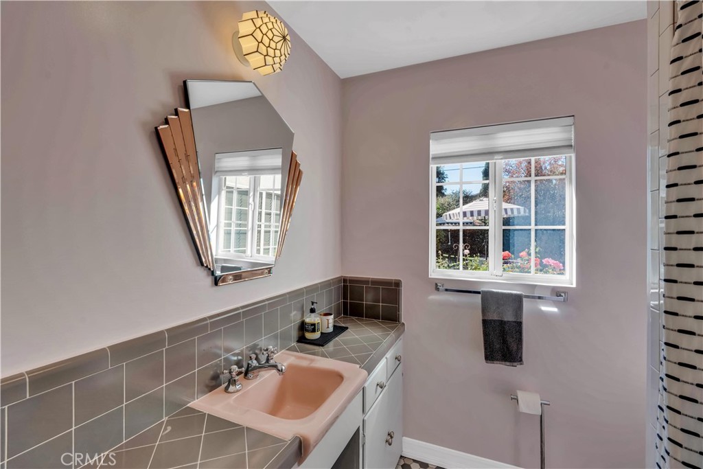 329 S Virginia Avenue