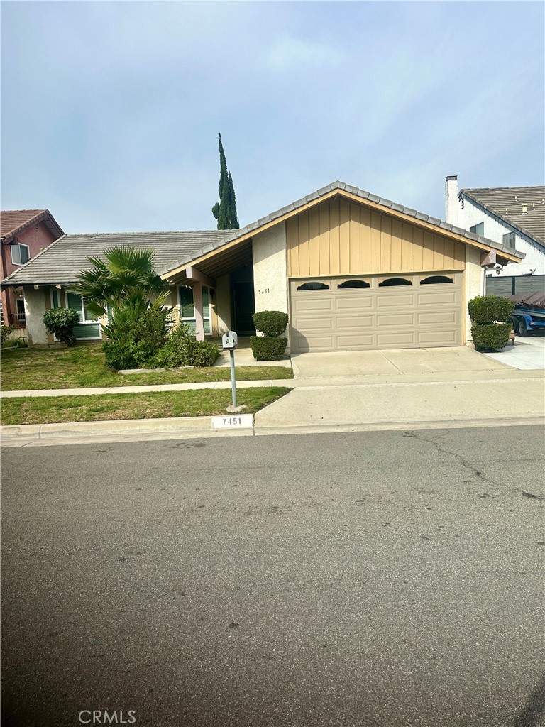 7451 E Calle Granada