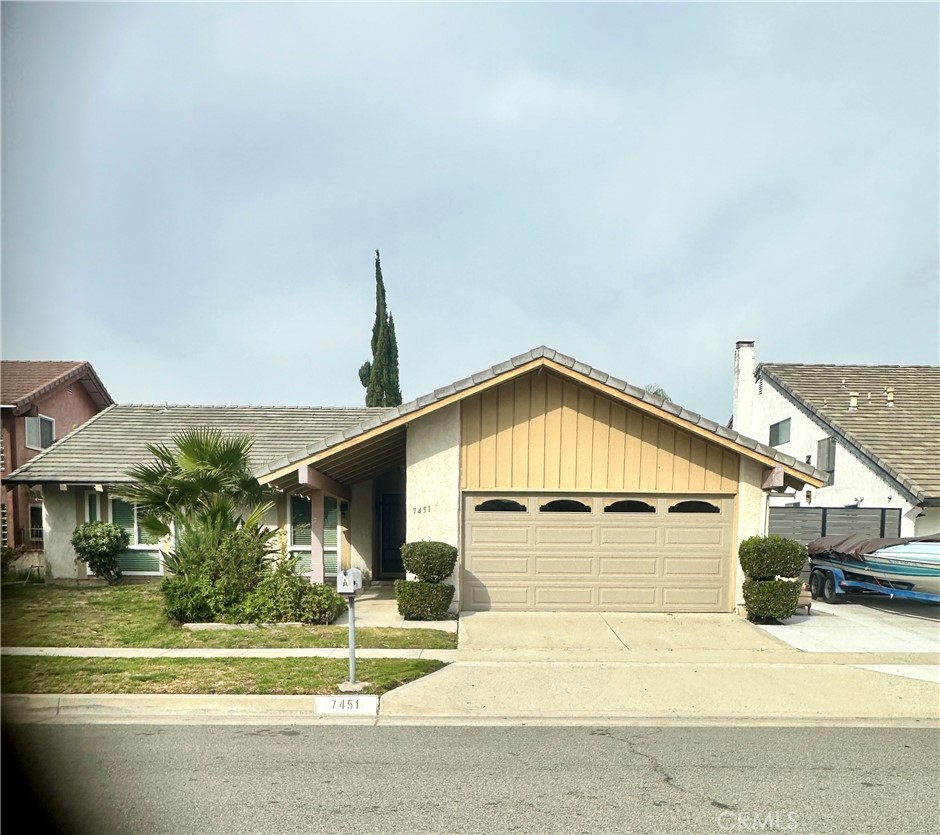 7451 E Calle Granada