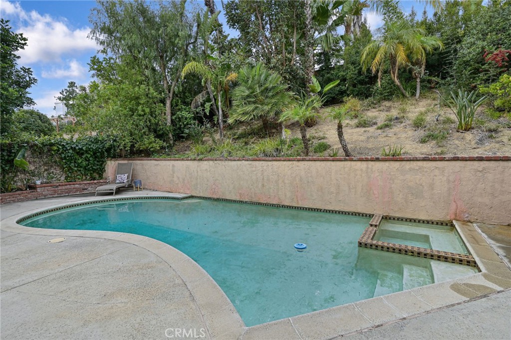 4373 SMOKETREE Avenue