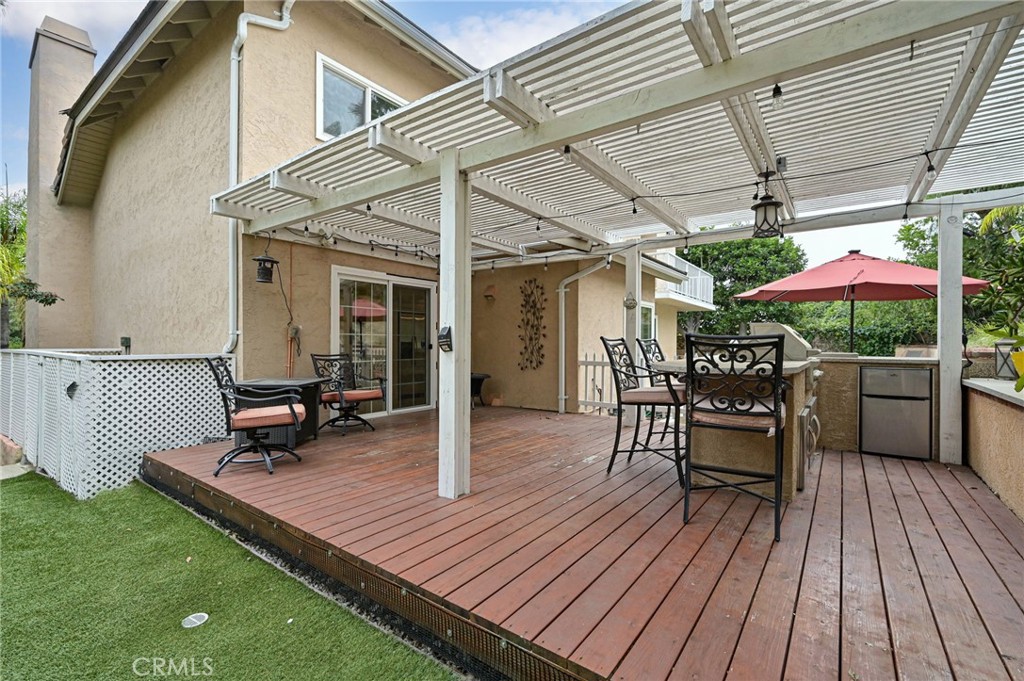 4373 SMOKETREE Avenue