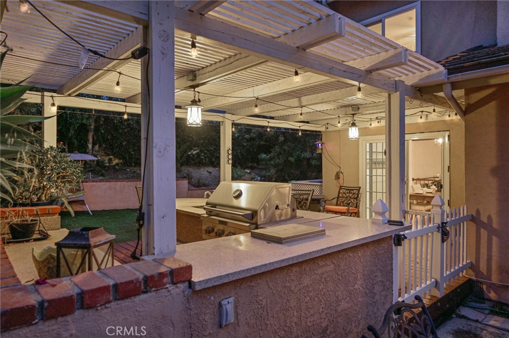 4373 SMOKETREE Avenue