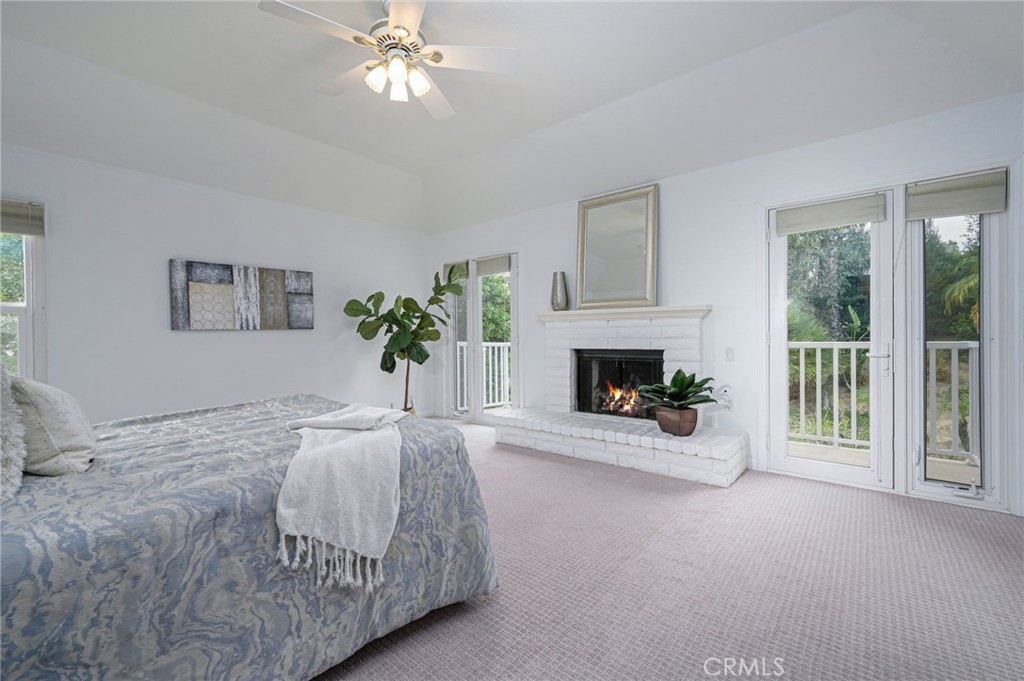 4373 SMOKETREE Avenue