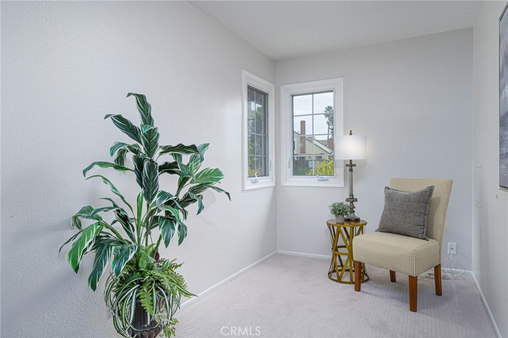 4373 SMOKETREE Avenue