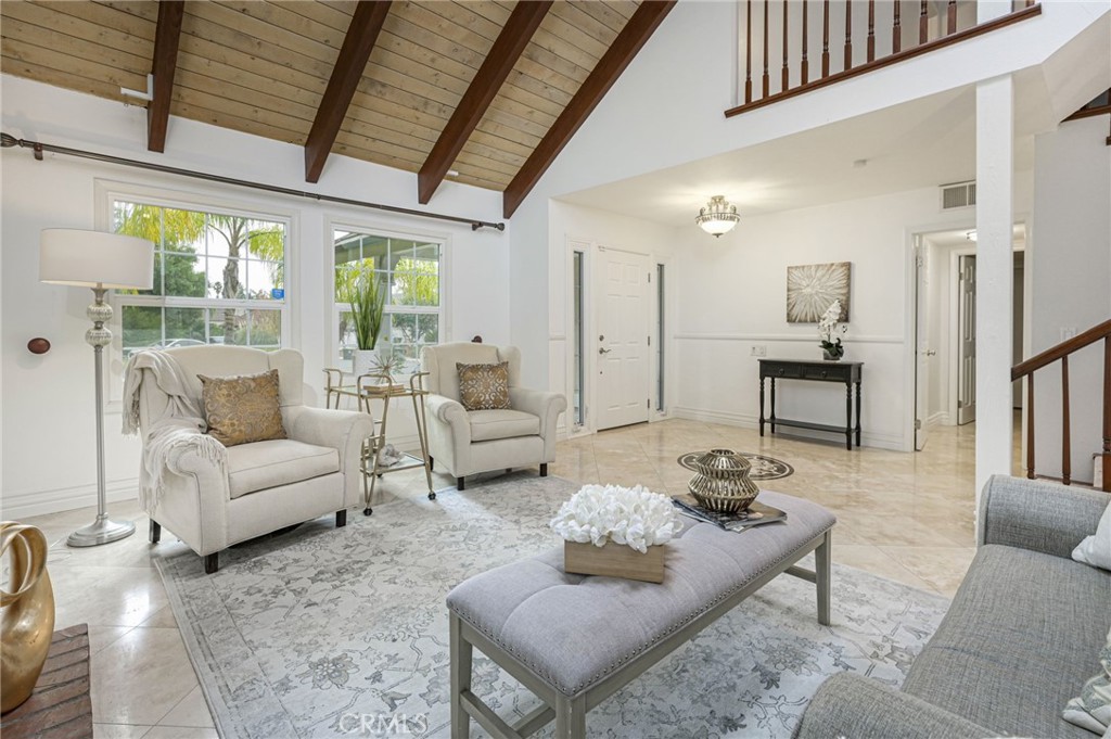 4373 SMOKETREE Avenue