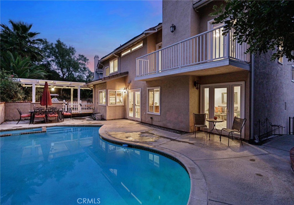 4373 SMOKETREE Avenue