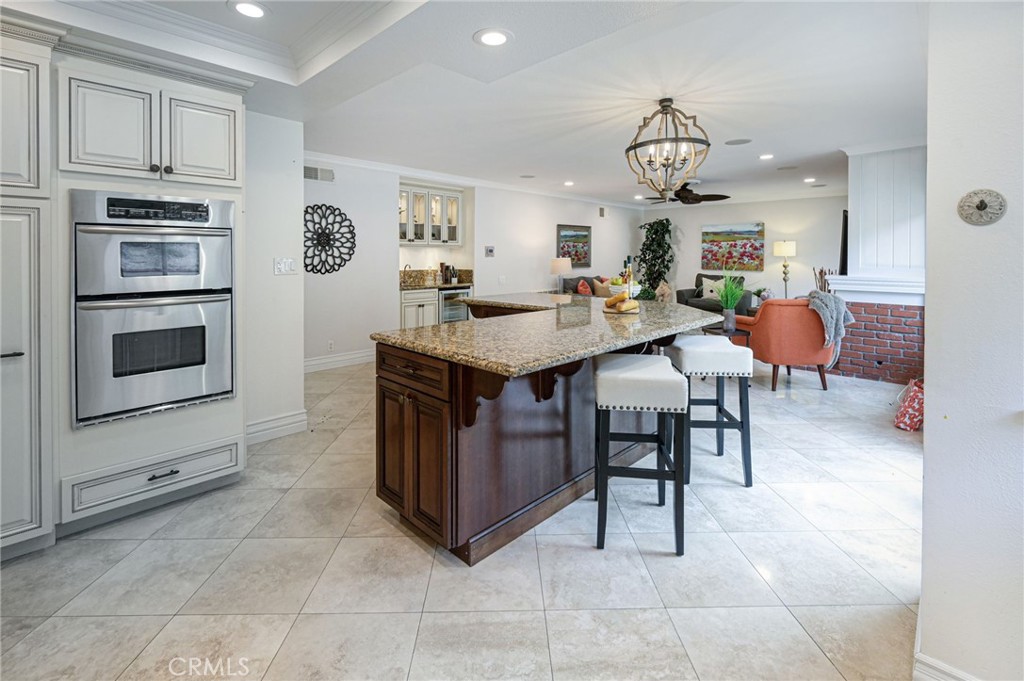 4373 SMOKETREE Avenue