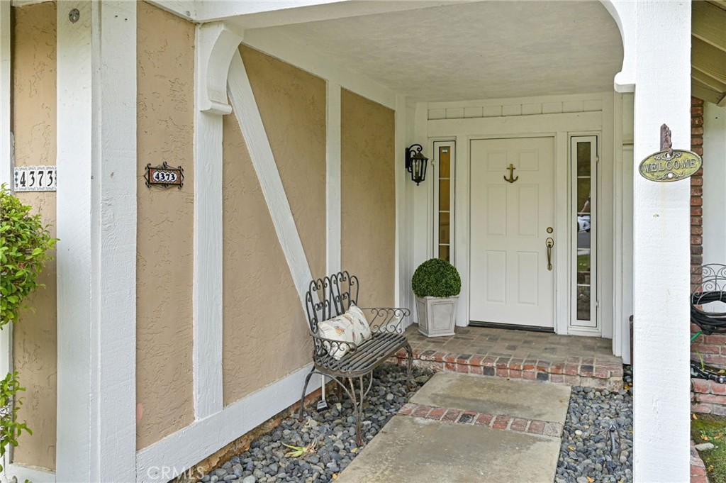 4373 SMOKETREE Avenue