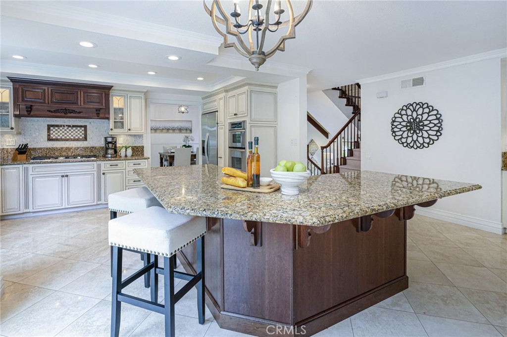 4373 SMOKETREE Avenue