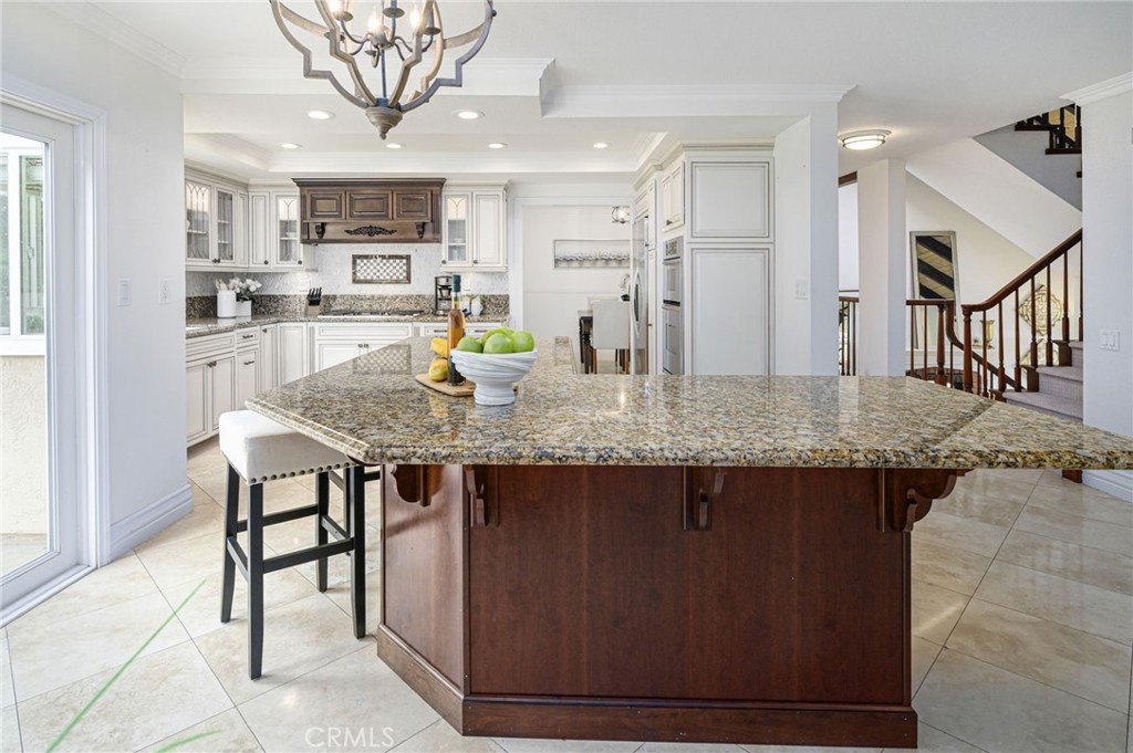 4373 SMOKETREE Avenue