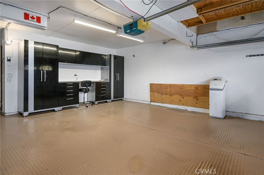 4373 SMOKETREE Avenue