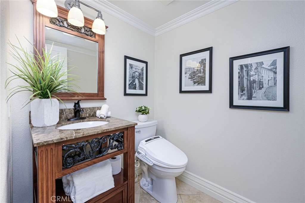 4373 SMOKETREE Avenue