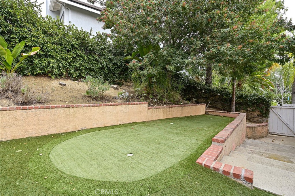 4373 SMOKETREE Avenue