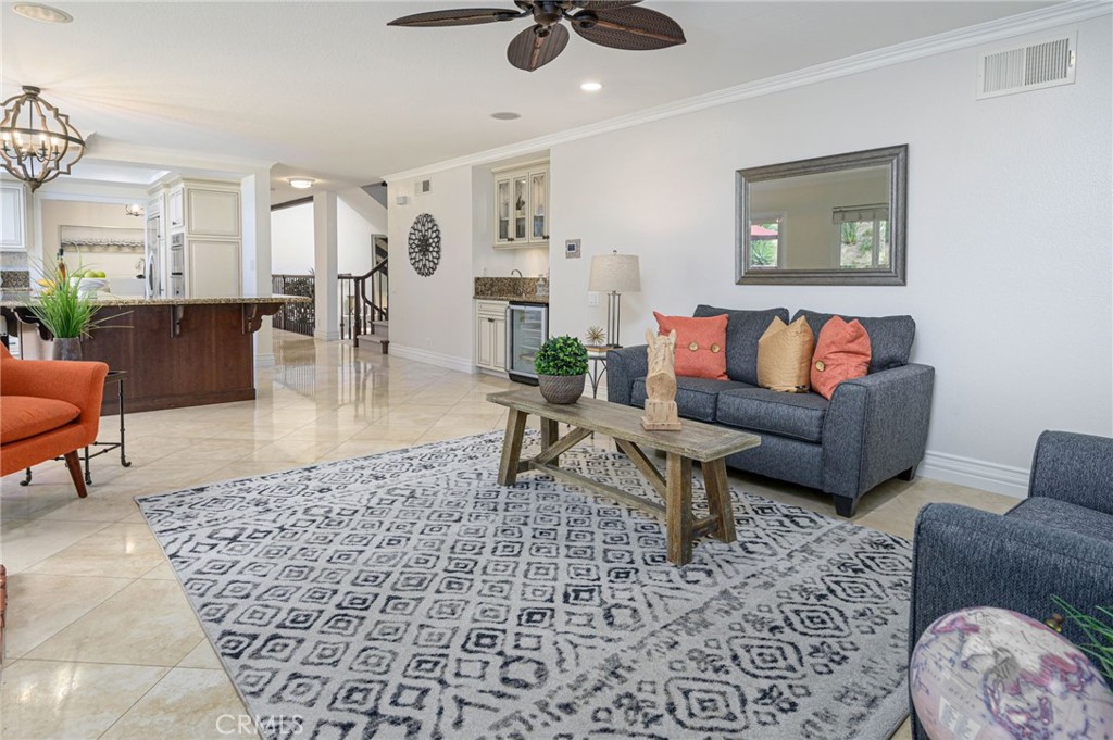 4373 SMOKETREE Avenue