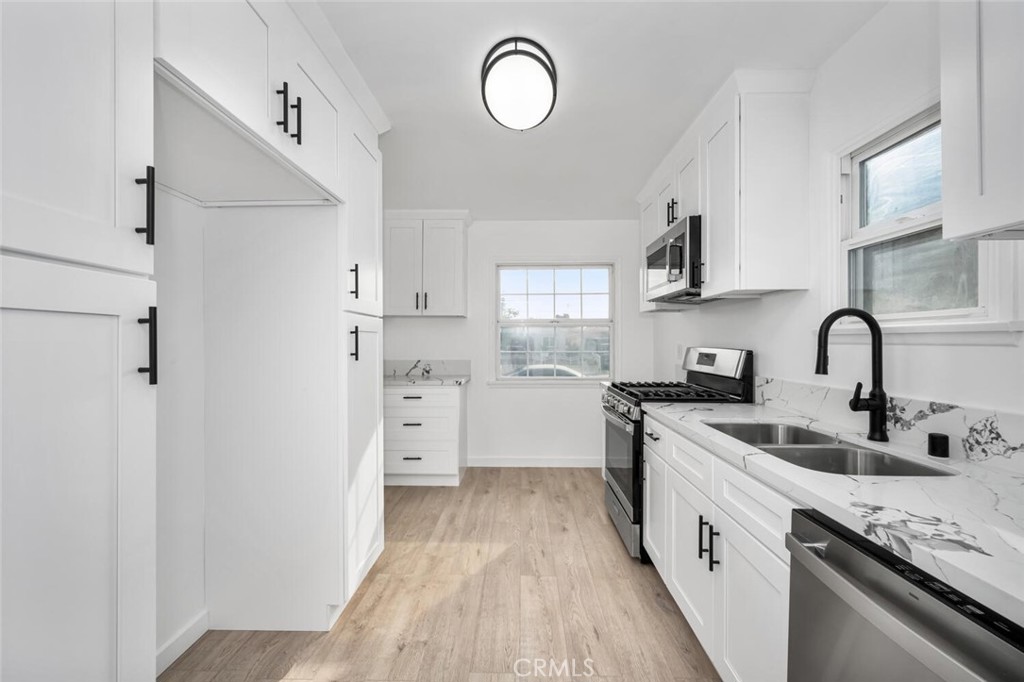 11419 Belcher Street