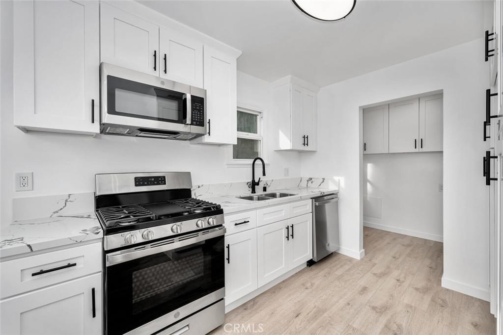 11419 Belcher Street