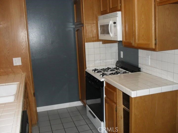 11620 Warner Avenue 524