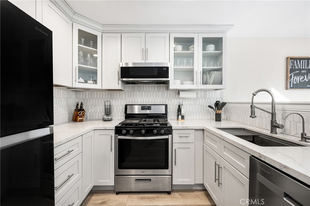 123 N Kodiak Street C