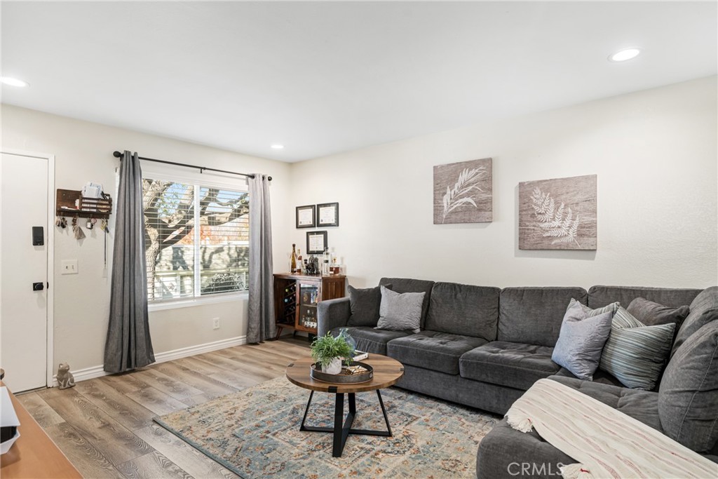 123 N Kodiak Street C