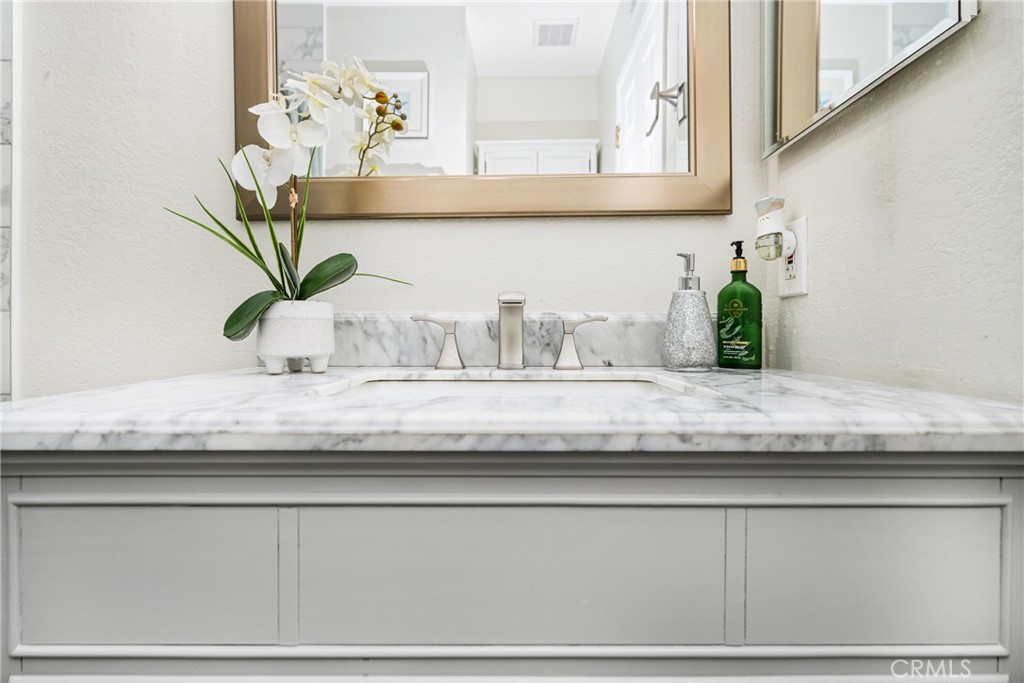 123 N Kodiak Street C