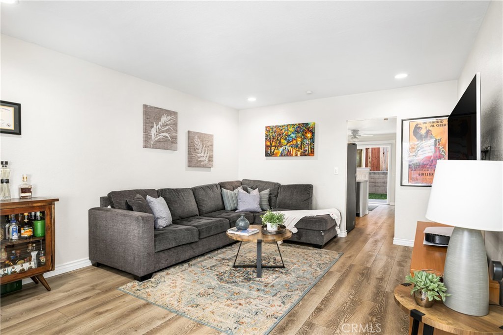 123 N Kodiak Street C