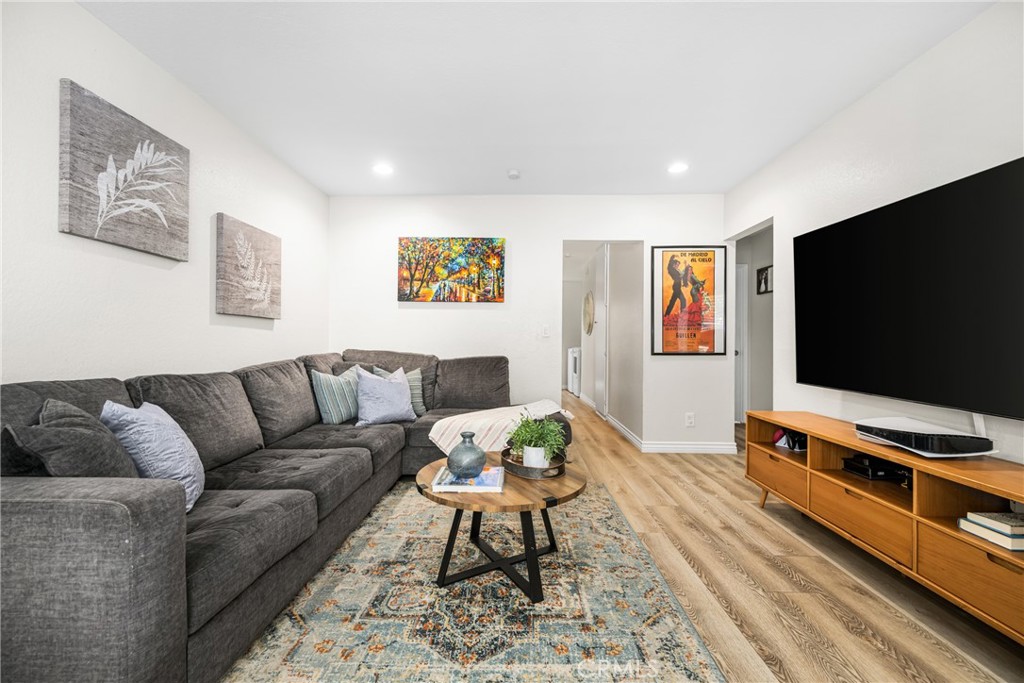 123 N Kodiak Street C