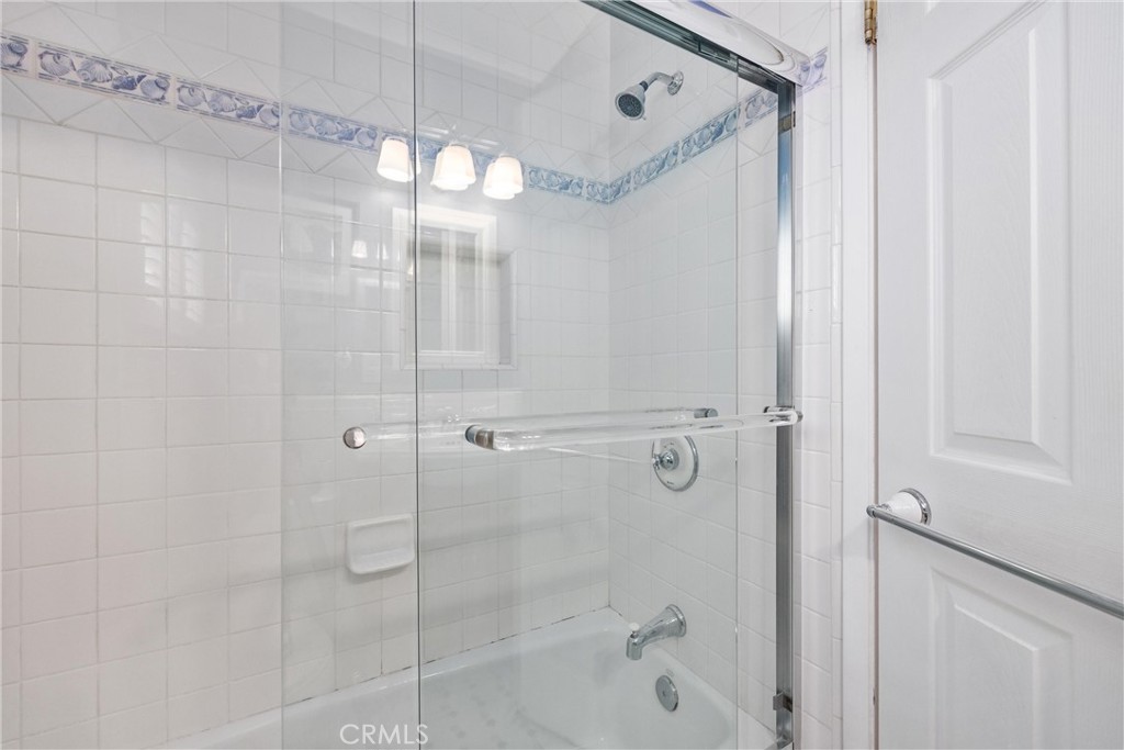 3833 Knoxville Avenue