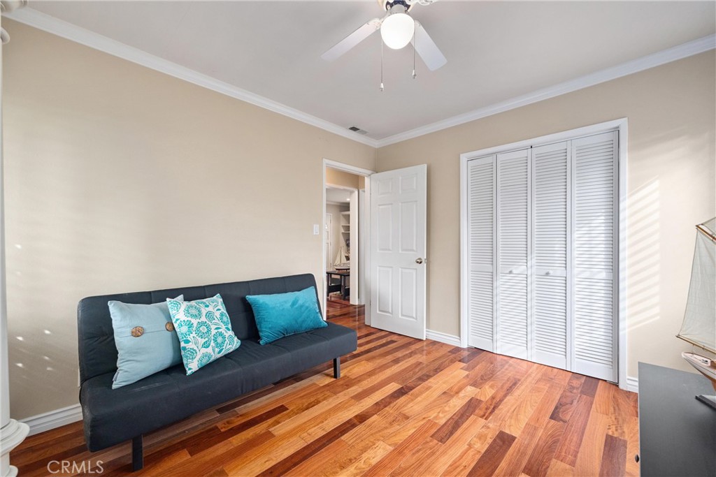 3833 Knoxville Avenue