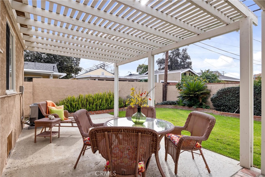 3833 Knoxville Avenue