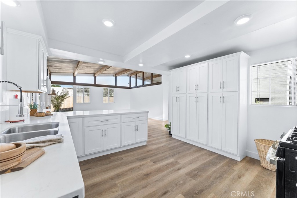 589 E Algrove Street