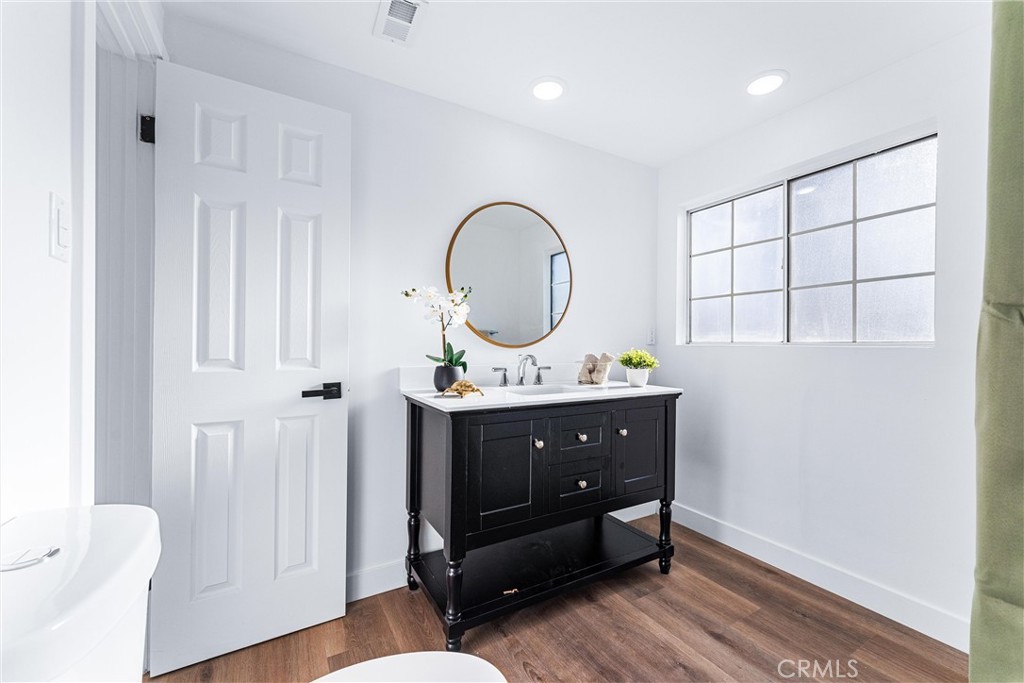 589 E Algrove Street